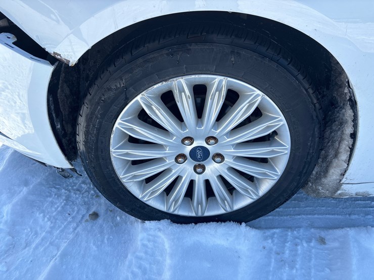 #1119-•-2016-ford-fusion-hybrid-passenger-car-image-18