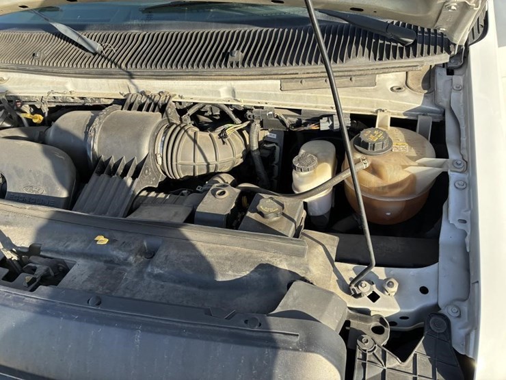 2010-ford-e350-image-7