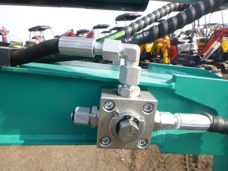 2025-agt-qk16r-hydraulic-excavator-image-13