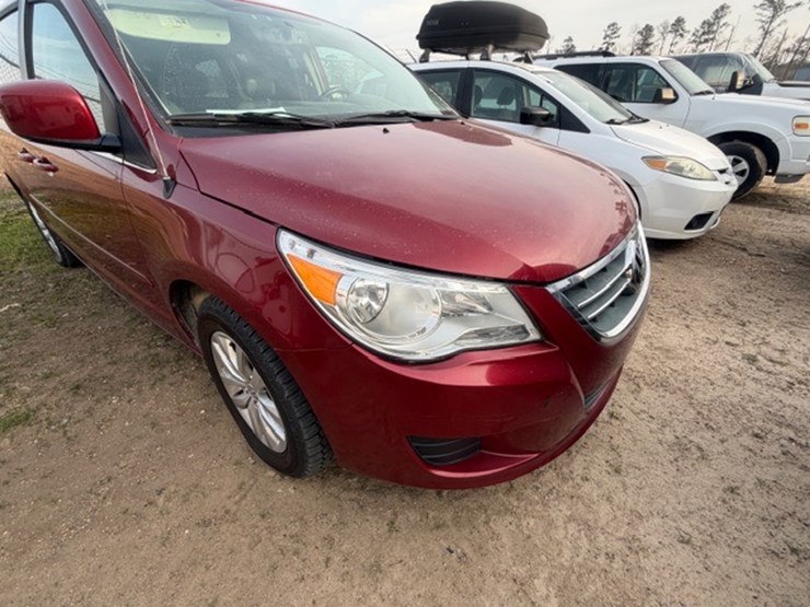 #31679-•-2012-vw-routan-image-12