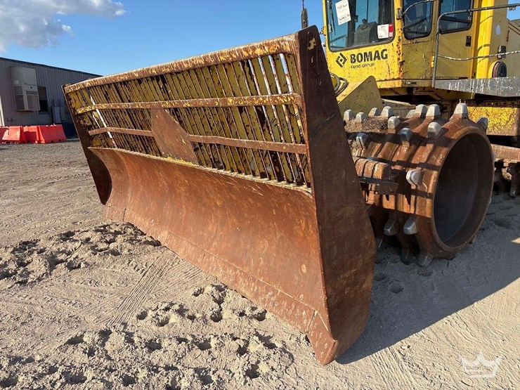 2018-bomag-bc572-articulated-refuse-compactor-image-10