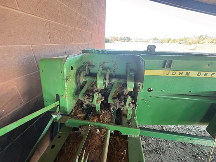 john-deere-336-image-41