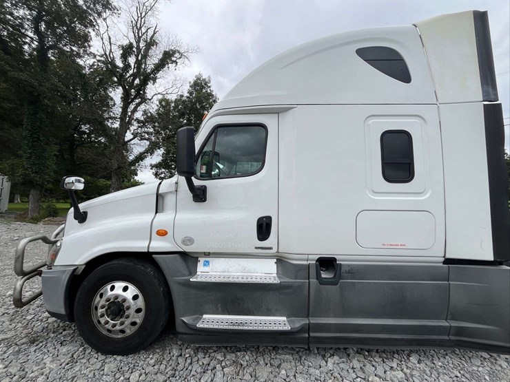 2018-freightliner-cascadia-evolution-t/a-truck-tractor-image-28