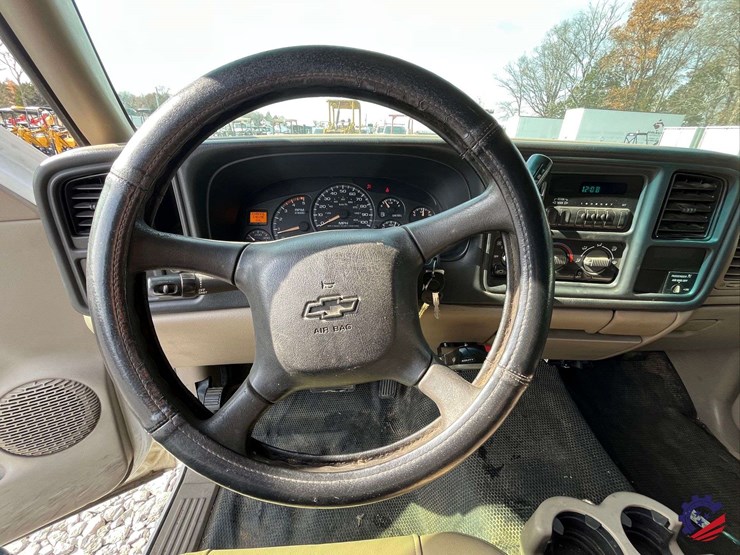 2002-chevrolet-silverado-3500-image-63