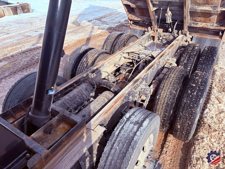 2021-western-star-4900ex-image-65