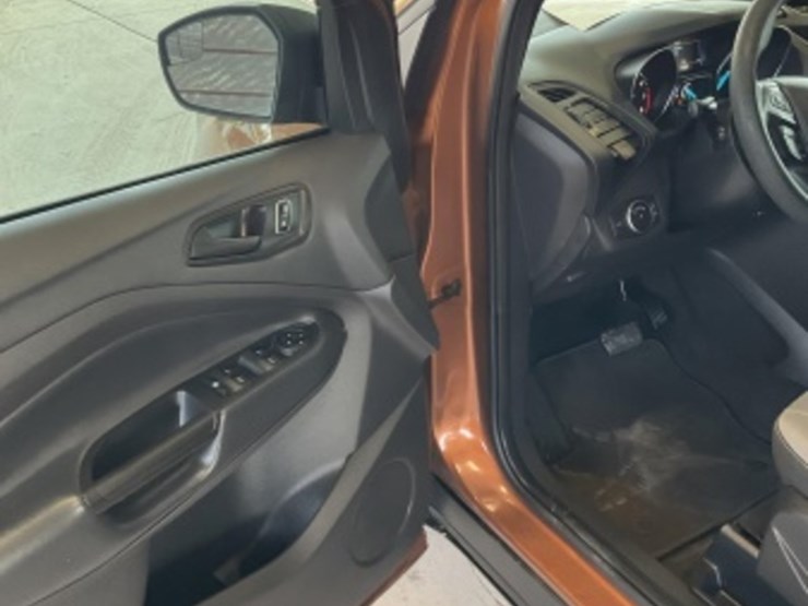 2017-ford-escape-image-23