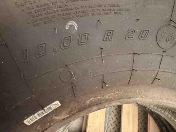 2--10:20-truck-tires,-recaps,-mud-grip,-16-ply-image-3