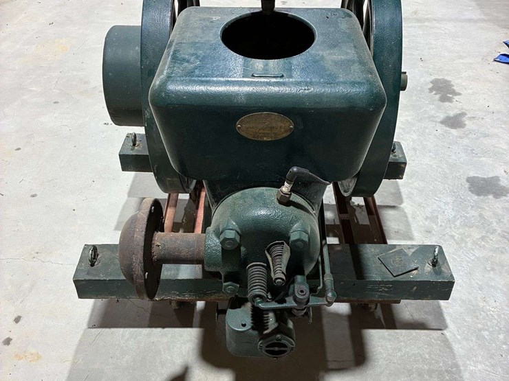 fairbanks-morse-z-style-b-hit-&-miss-stationary-engine-image-12