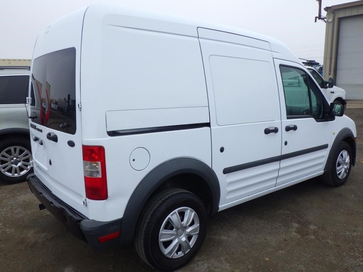 2010-ford-transit-connect-image-3