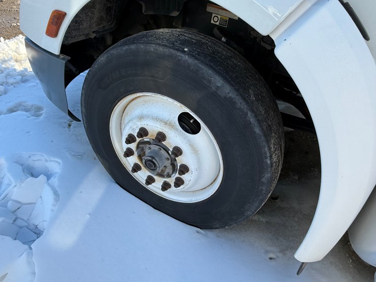 2016-peterbilt-579-image-25