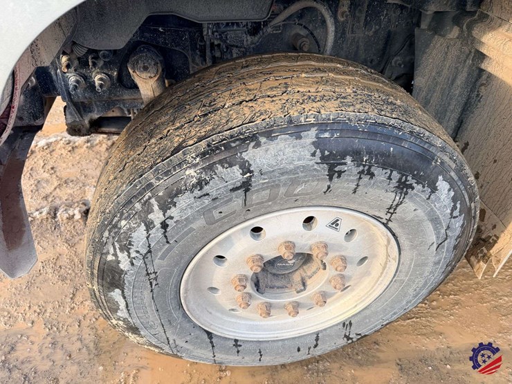 2018-mack-granite-gu713-image-11