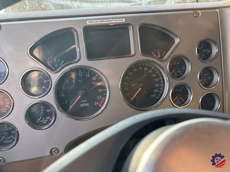 2017-mack-granite-gu713-image-53