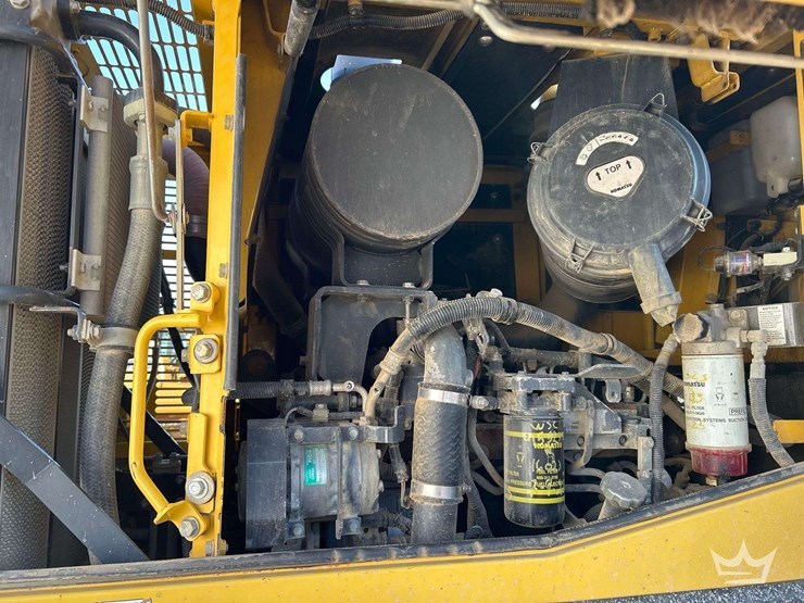 2013-komatsu-wa320-image-9