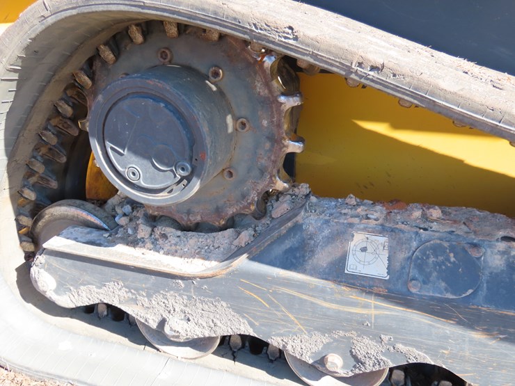 2020-new-holland-c232-image-6