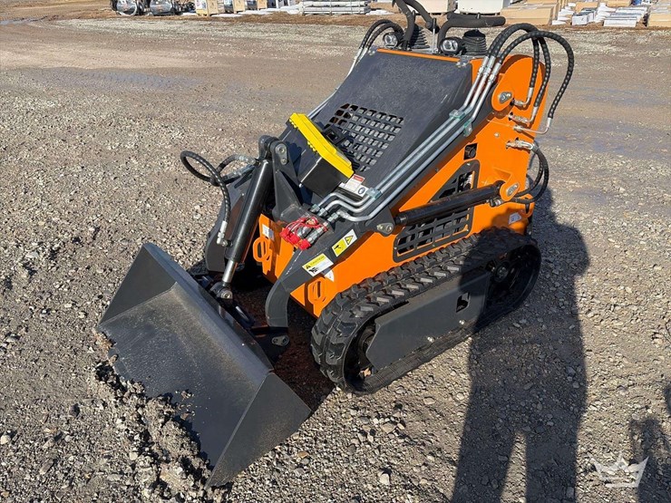 2025-landhonor-lhr-me380x1-stand-on-track-loader-skid-steer-image-2