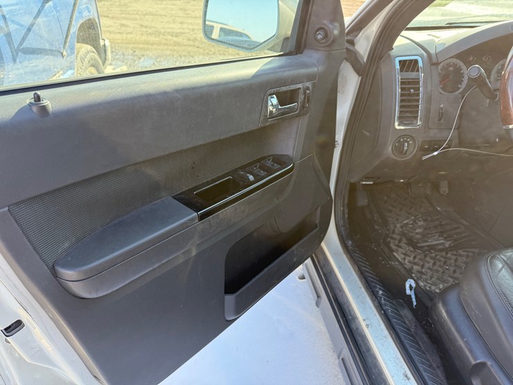 2009-ford-escape-image-23