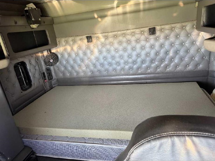 2007-kenworth-t800-image-3