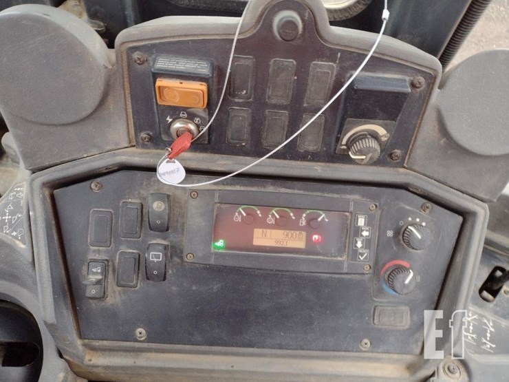 2010-deere-310j-image-9