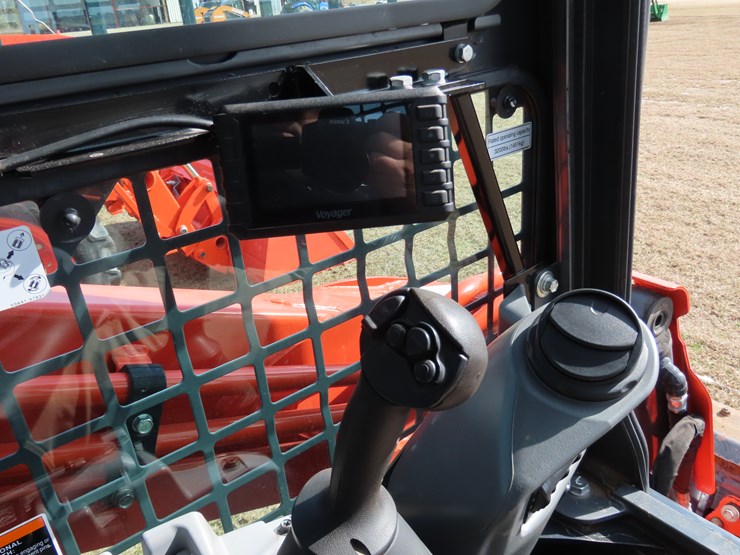 2021-kubota-svl97-2-image-14