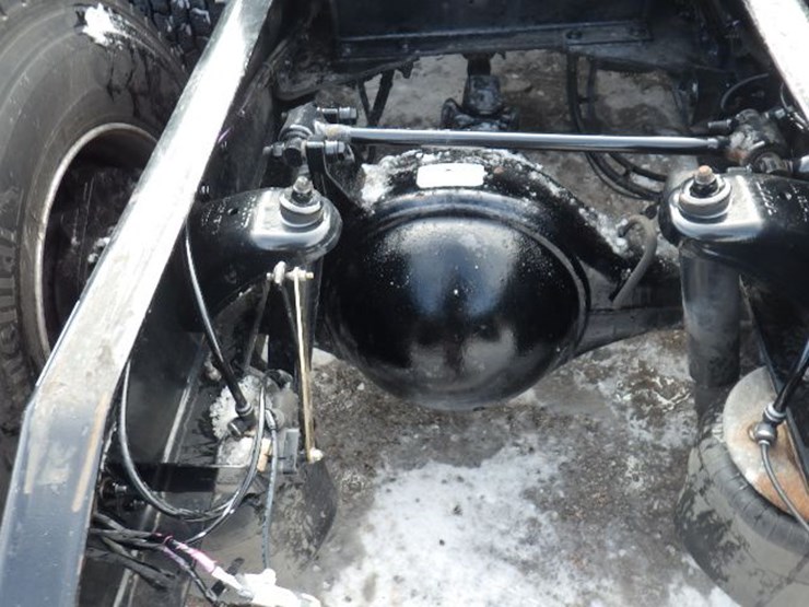 2019-peterbilt-579-image-15