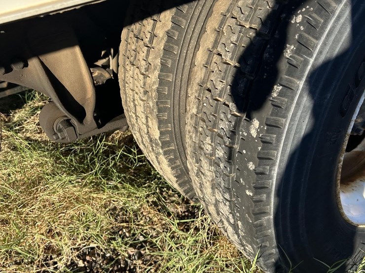 2007-freightliner-business-class-m2-106-image-34