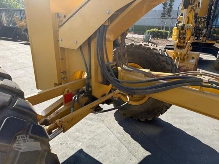 2023-caterpillar-140gc-image-6