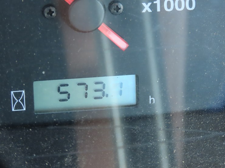 2022-kubota-mx5400-image-17