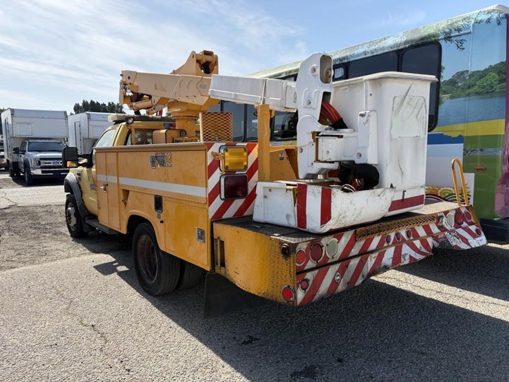 2009-ford-f550-image-4