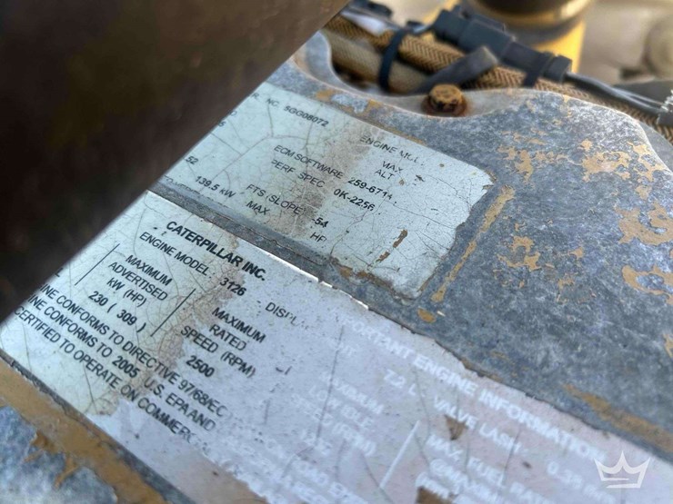 2005-caterpillar-325c-image-9