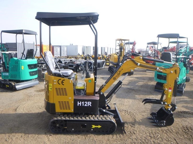 agt-h12r-hydraulic-excavator-image-7