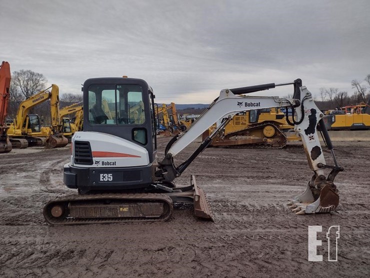 2014-bobcat-e35-image-3