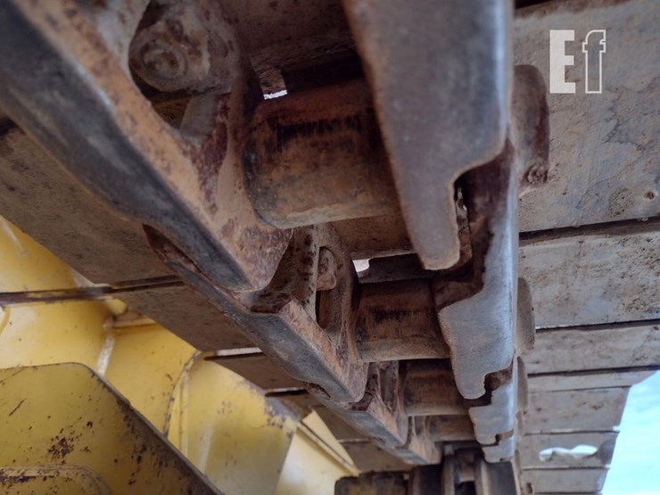 2005-caterpillar-d4g-xl-image-31