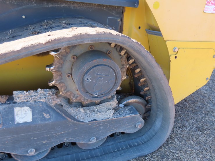 2020-new-holland-c232-image-12