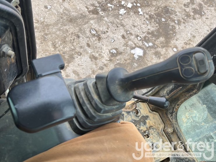 caterpillar-305-image-32