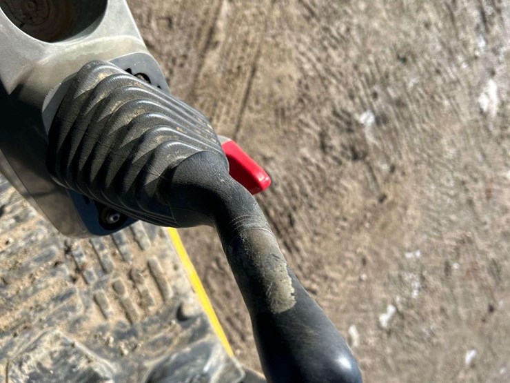 2013-komatsu-pc360-image-18