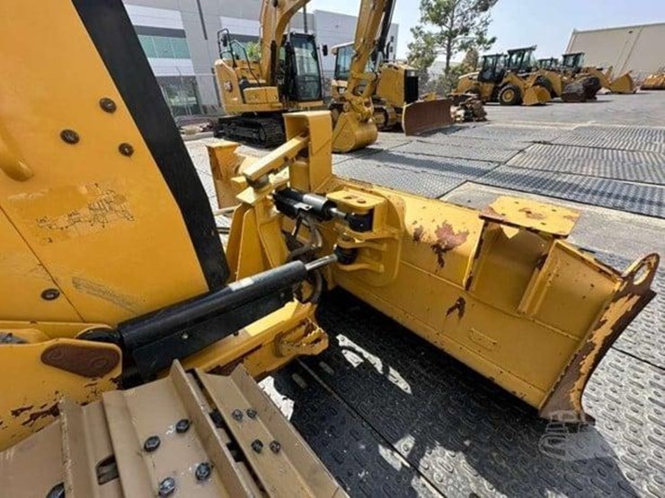 2015-caterpillar-d3k2-lgp-image-14