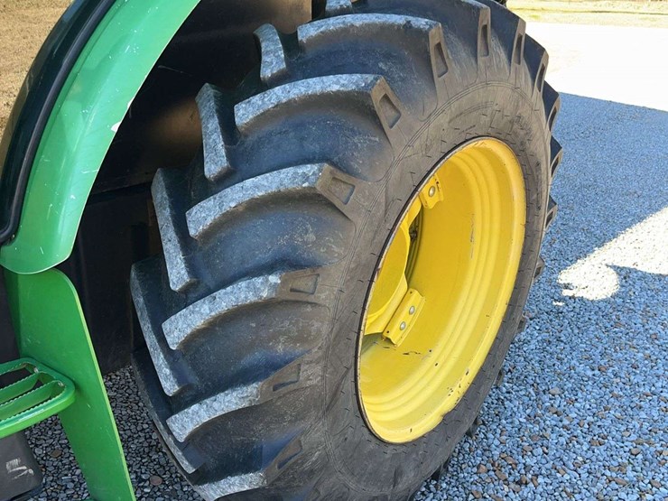 2015-john-deere-5100m-image-5