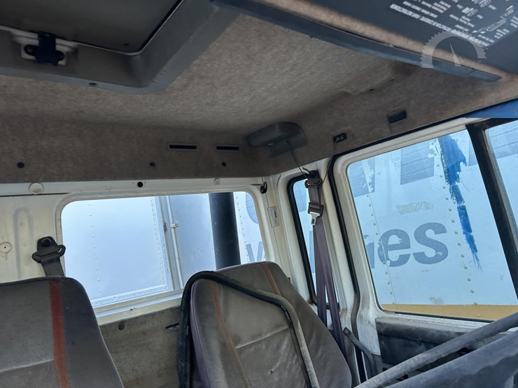 1989-volvo-fe6-image-26