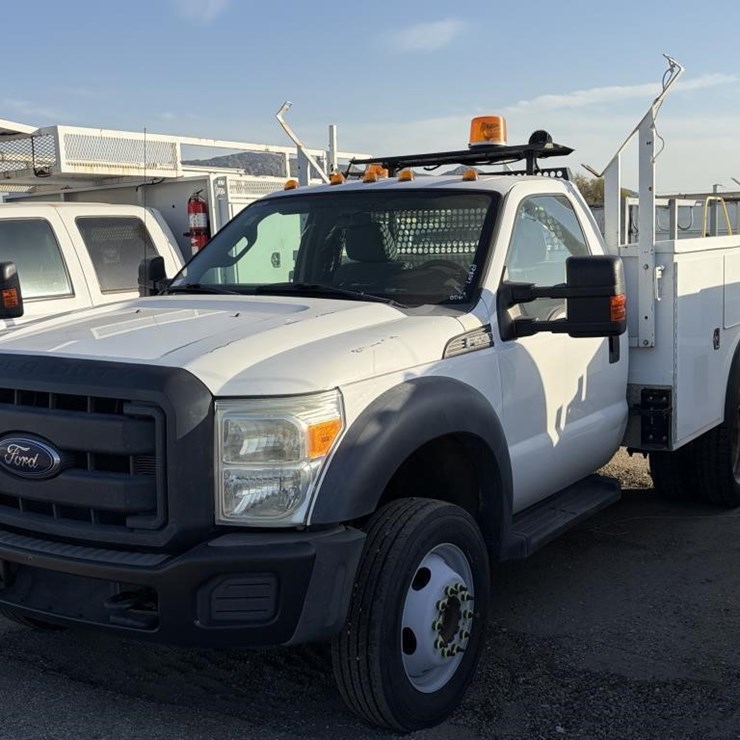 2015 FORD F550