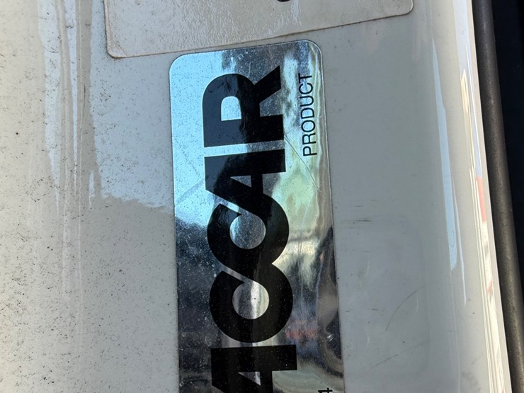 2016-peterbilt-579-image-45