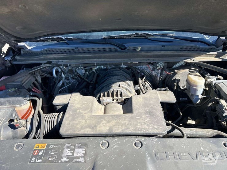 2016-chevrolet-tahoe-image-8