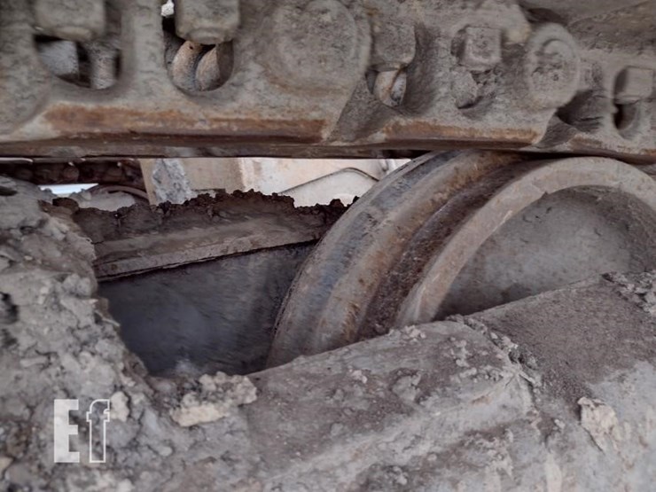 2015-volvo-ec220e-lr-image-31