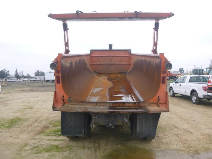 2002-international-2674-image-19