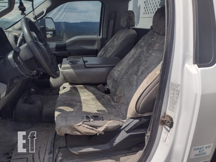 18-ford-f550-image-12