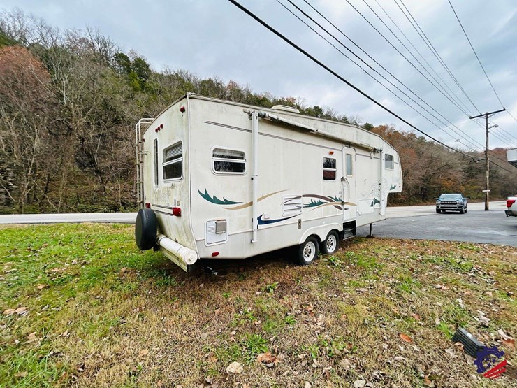 2003-forest-river-wildcat-28rk-t/a-camper-gooseneck-trailer-image-5