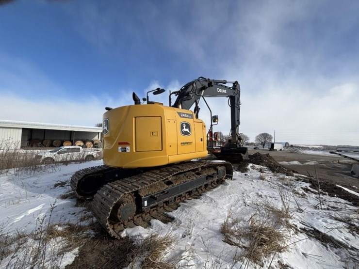 deere-245g-lc-image-5