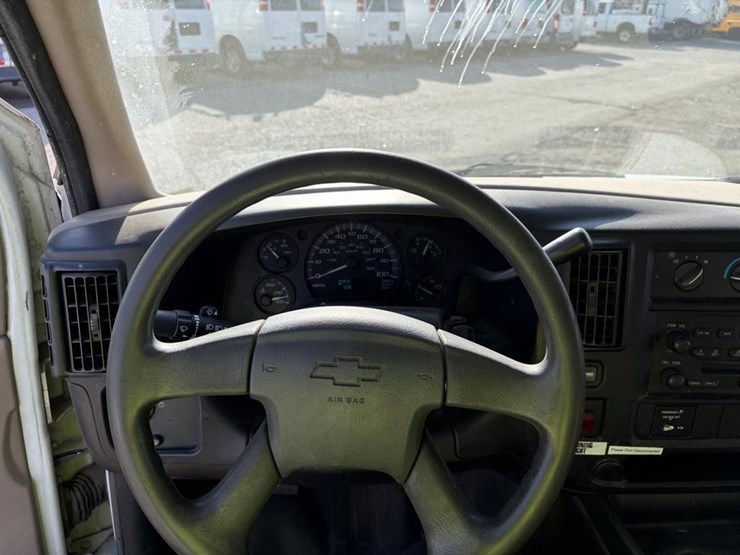 2007-utility-van-image-12