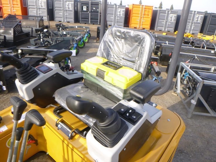 2025-agt-mx20r-hydraulic-excavator-image-19