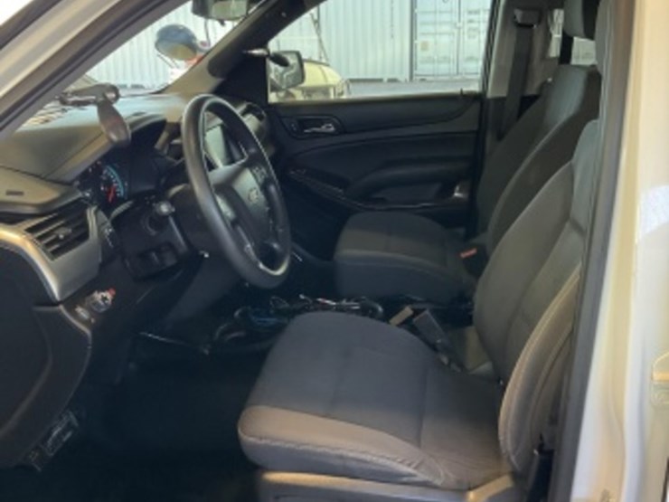 2020-chevrolet-tahoe-image-21