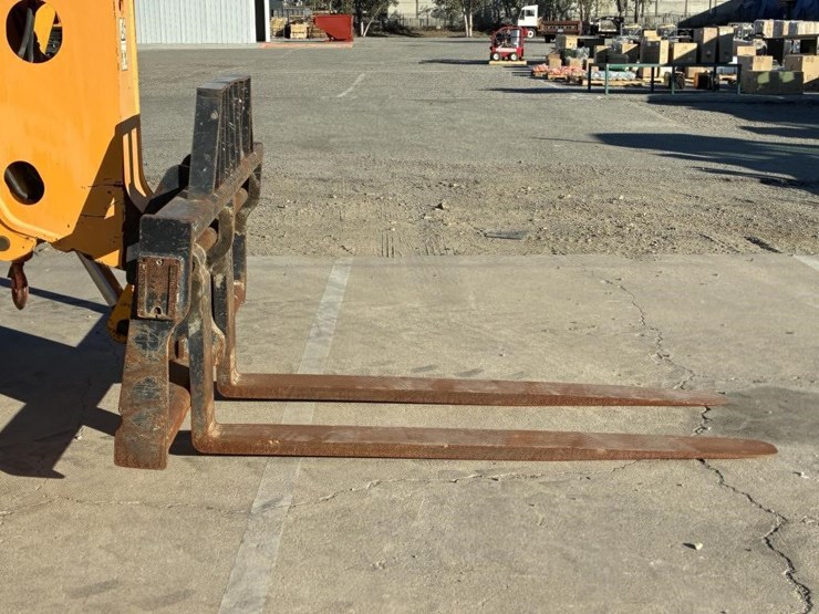 2019-jcb-512-56-image-6